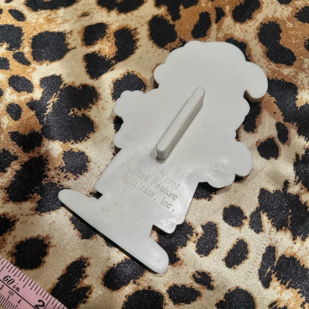 Vintage 1952 United Features Linus Peanuts  White Cookie Cutter